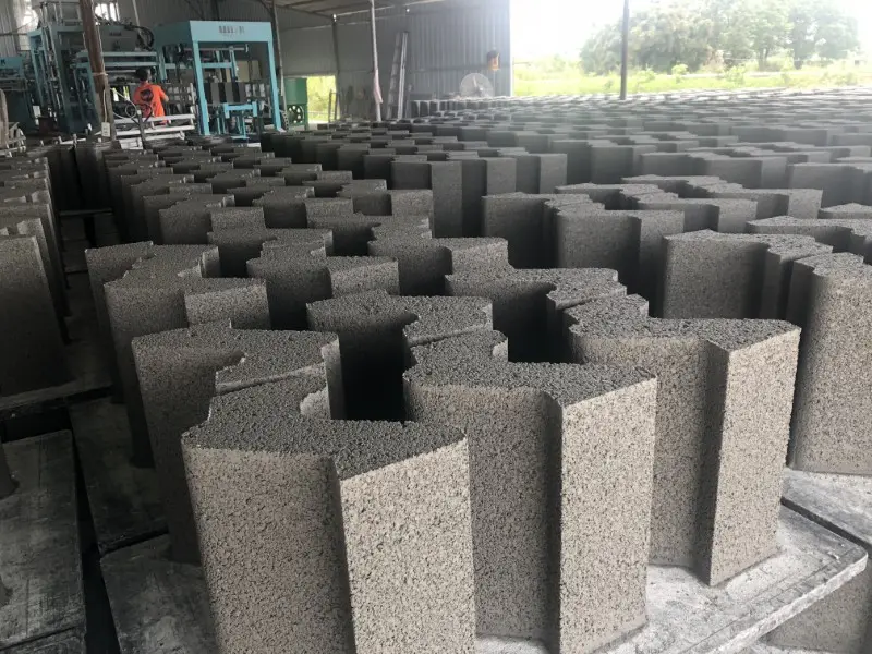 Kaj morate vedeti o avtomatskih blokirnih strojih za betonske stroje