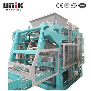 Stroj za izdelavo betonskih blokov s samodejnim podajalnikom