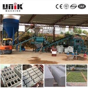 Stroj za izdelavo votlih betonskih blokov