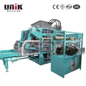 Stroj za izdelavo prepletenih opek